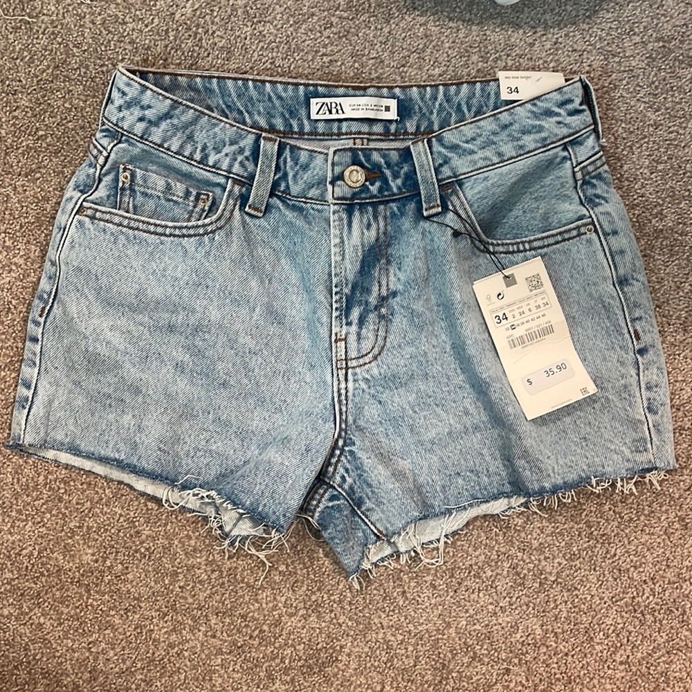 ZARA never worn jean shorts mid rise
